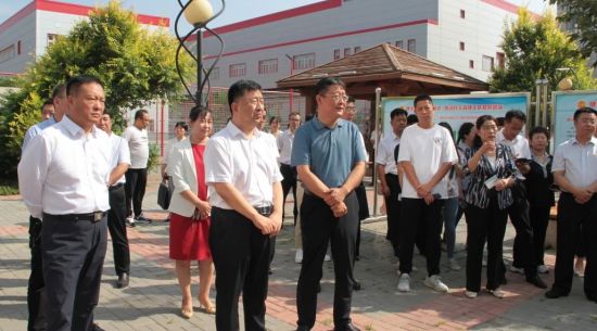 稀土高新區(qū)工會(huì)大力推動(dòng)“ 五三三”工作機(jī)制，全面提升廠務(wù)公開民主管理工作提質(zhì)增效